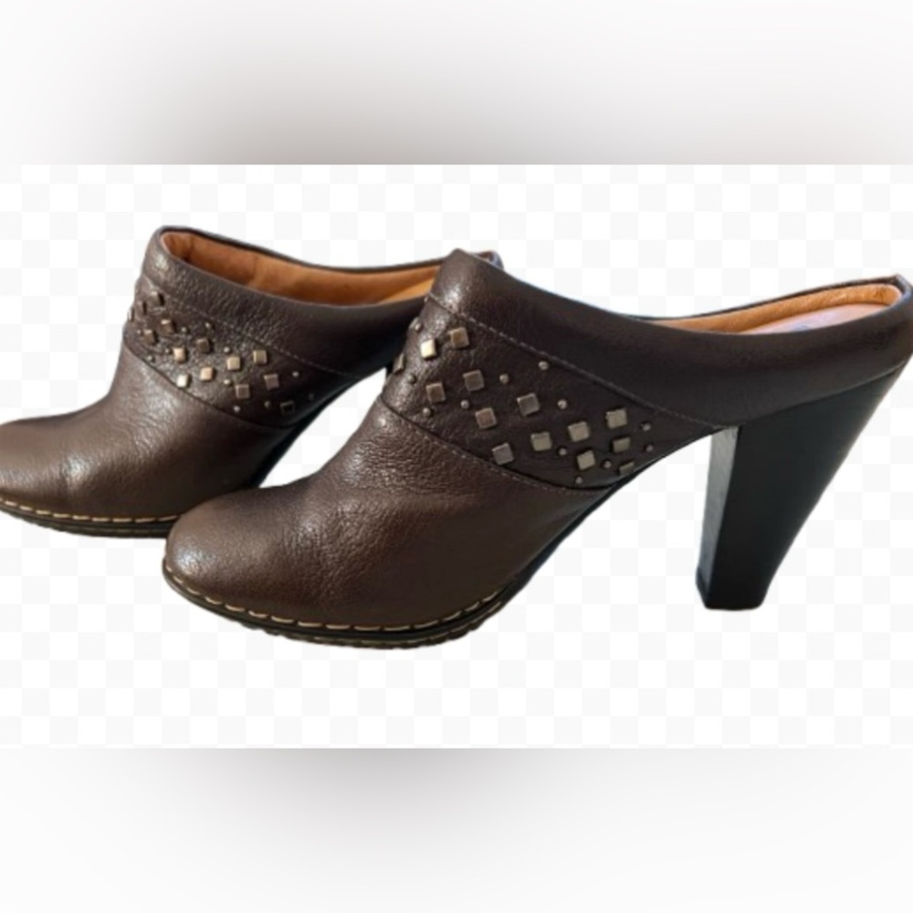 Sofft Brown Supple Leather Slip On Studded  Stacked Heel Clogs Size 8M